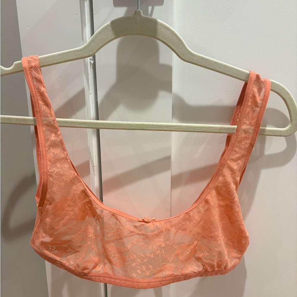 New Anthropologie Lace Bralette in Coral Peach - Women's Intimates size medium.